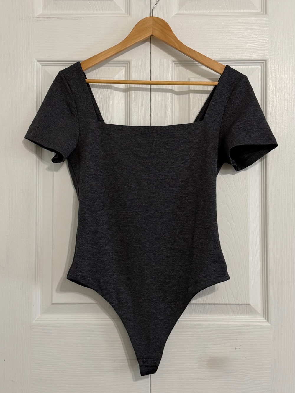 Aritzia Contour Squareneck Shortsleeve Bodysuit, Heather Charcoal, Size Large